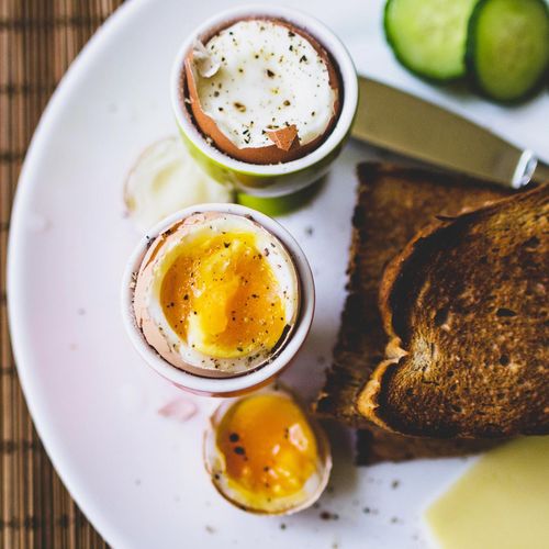 Ein guter Start in den Tag: Frühstück bei heiner in Oetz